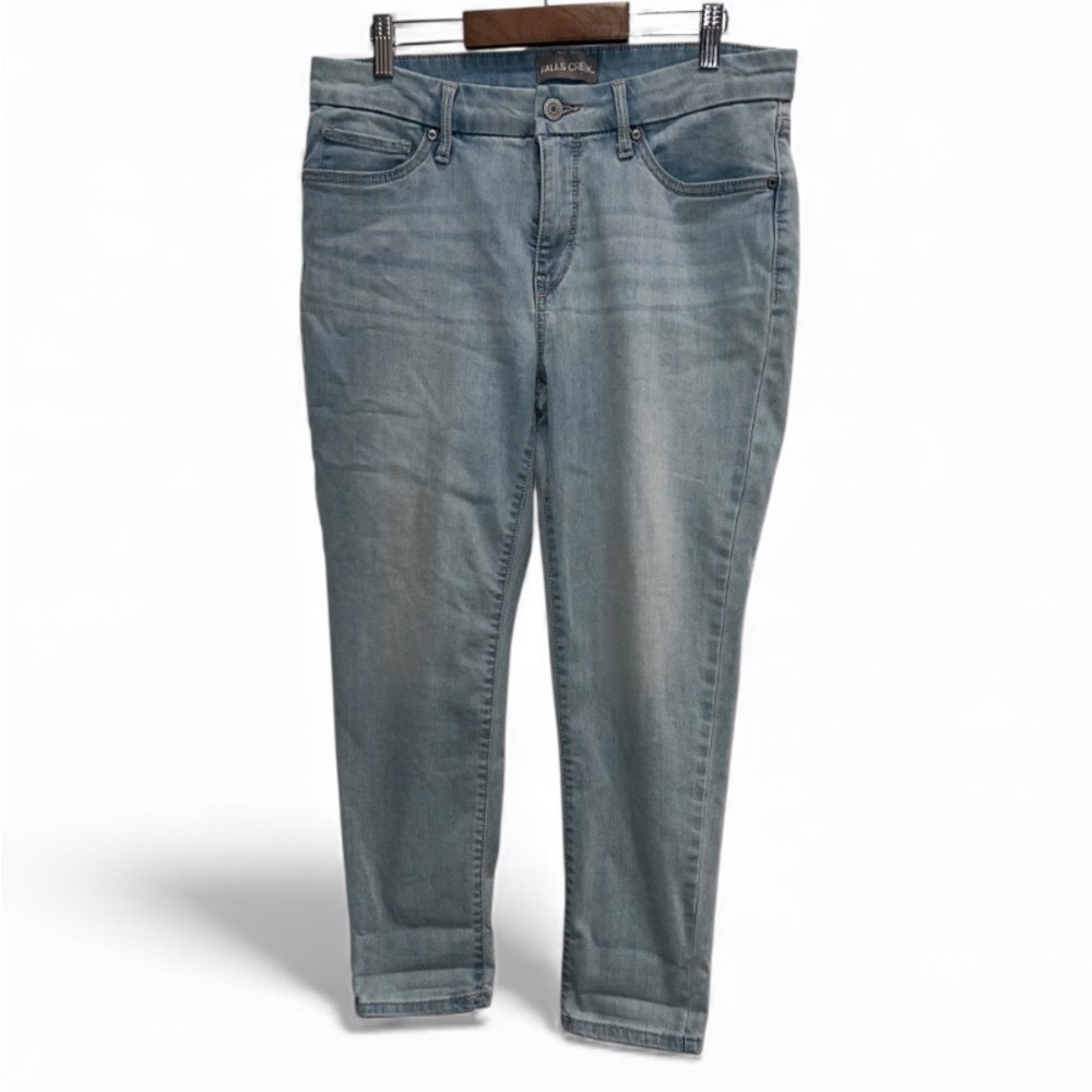 Falls Creek Womenâs Straight Leg Light Wash Denim Jeans Size 8